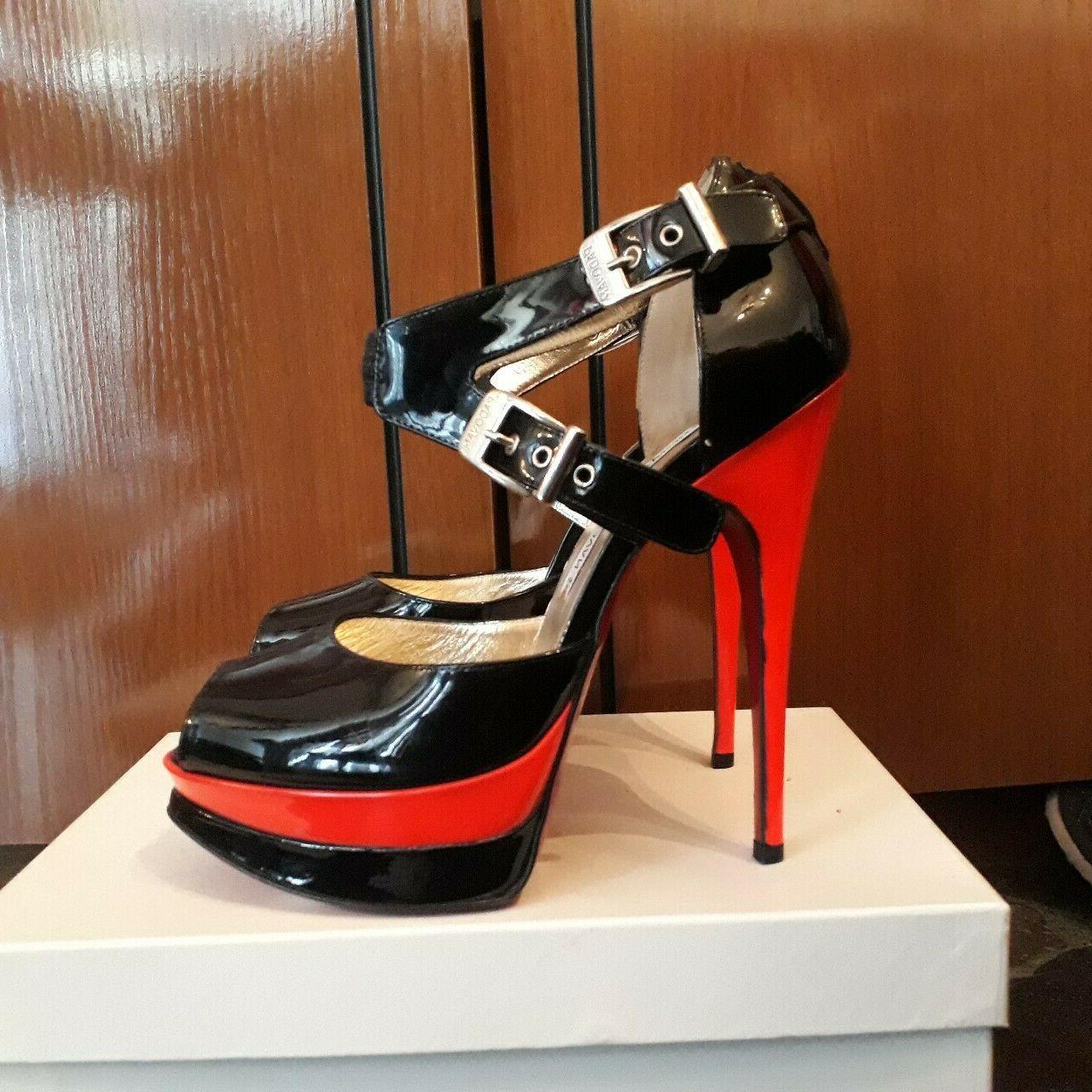 bellissime scarpe sandali nero vernice e arancio